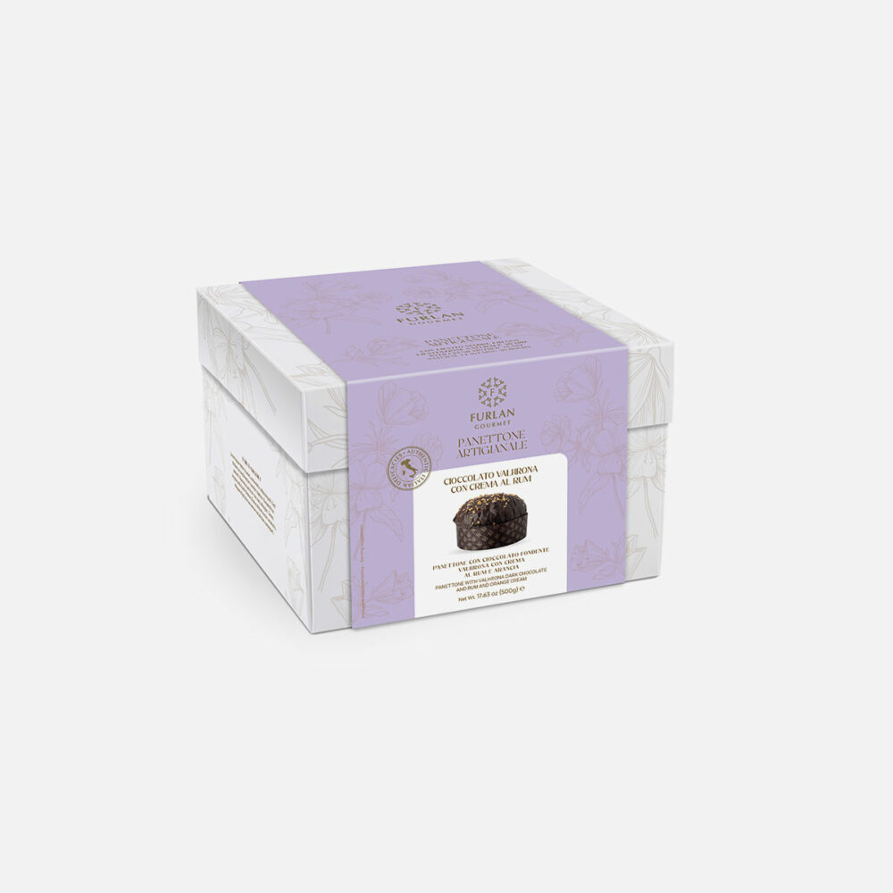 Panettone con cioccolato fondente Valhrona con crema al Rum e arancia