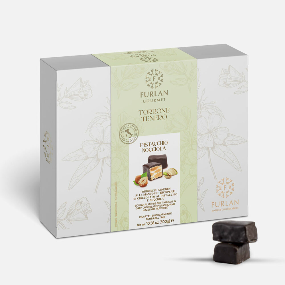 Torroncini artigianali morbidi alle mandorle ricoperti di cioccolato al pistacchio e al cioccolato